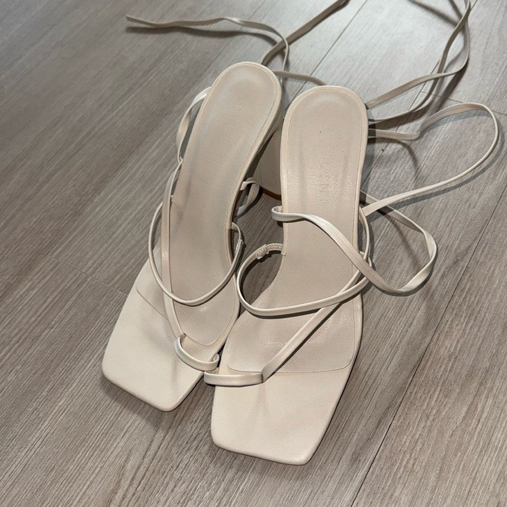 NEVER WORN Billini White Heels, Size 6